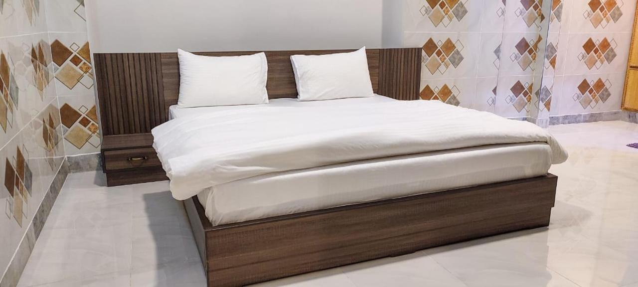 Swat Guest House Mingora Экстерьер фото