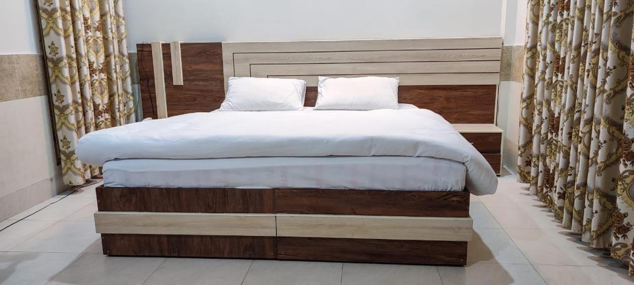 Swat Guest House Mingora Экстерьер фото